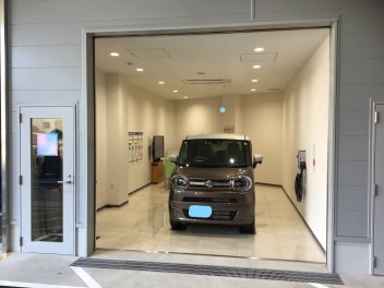 スズキアリーナ佐鳴湖　納車室